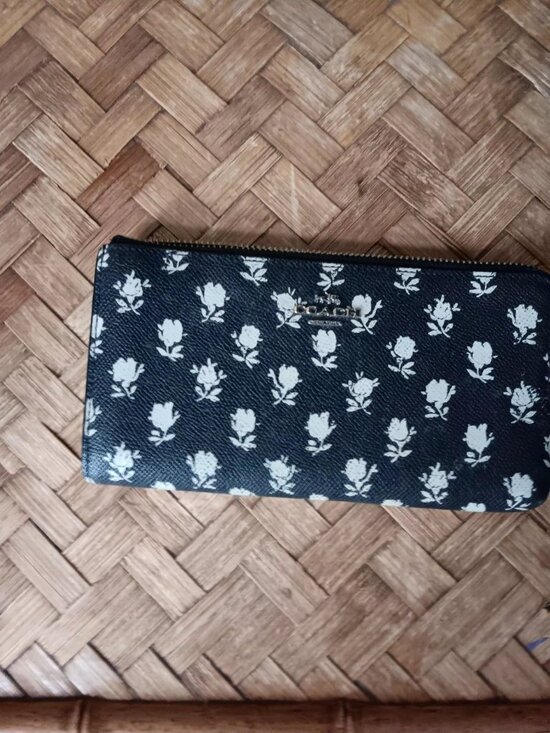 Coach Handbags - Coach Multi Wallet